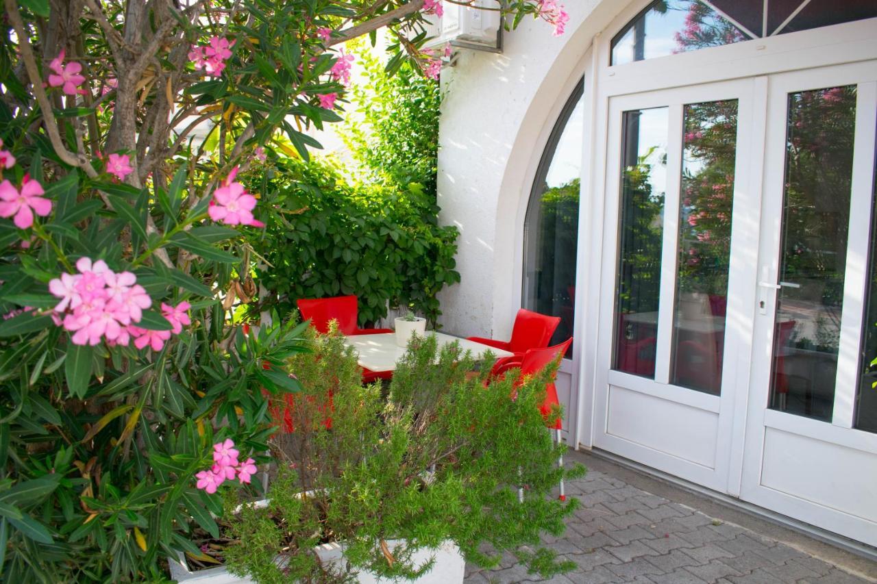 Family Apartment Manuela - Baška Voda Exterior foto